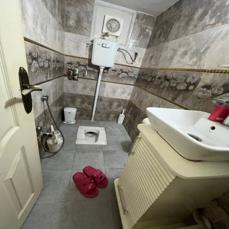 94متری پنج آذر 