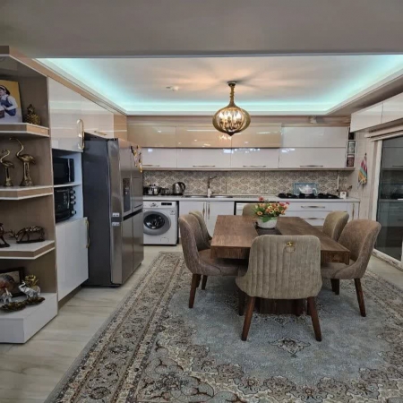 130 متری ناهارخوران 