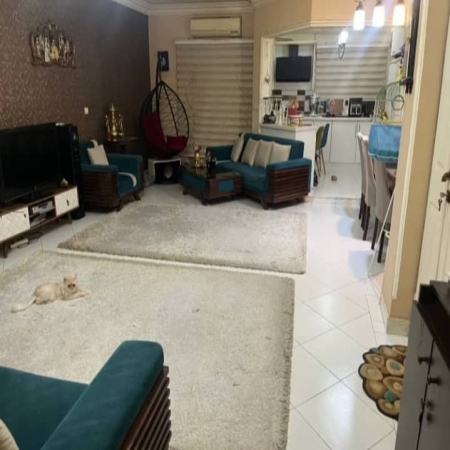 94متری پنج آذر 