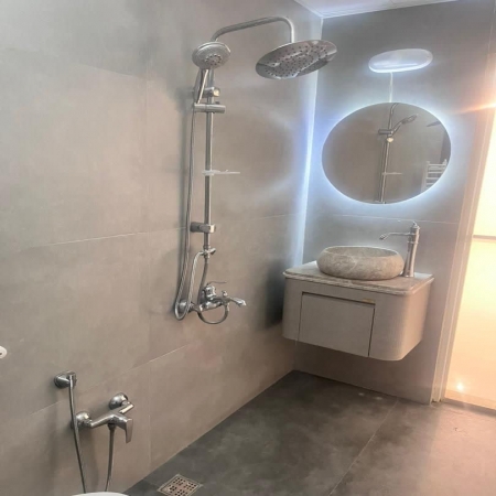 115 متری آپادانا