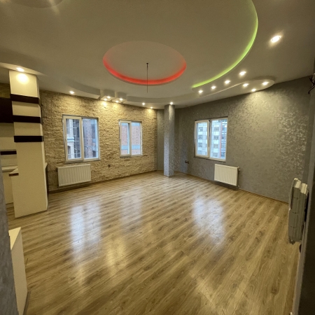 135 متری آپادانا 