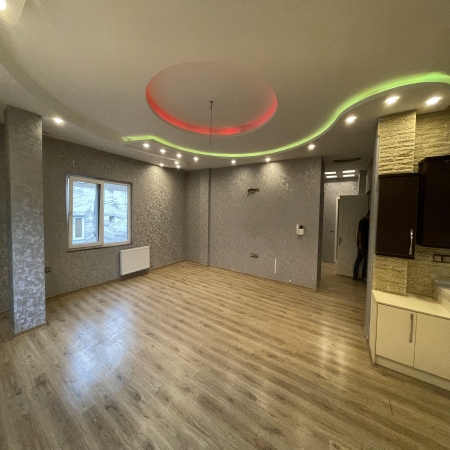 135 متری آپادانا 