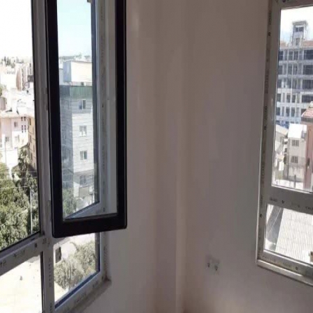 110متری لادن