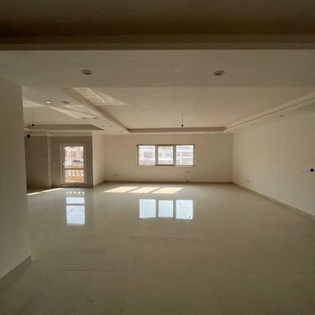 115 متری شهرک اپادانا